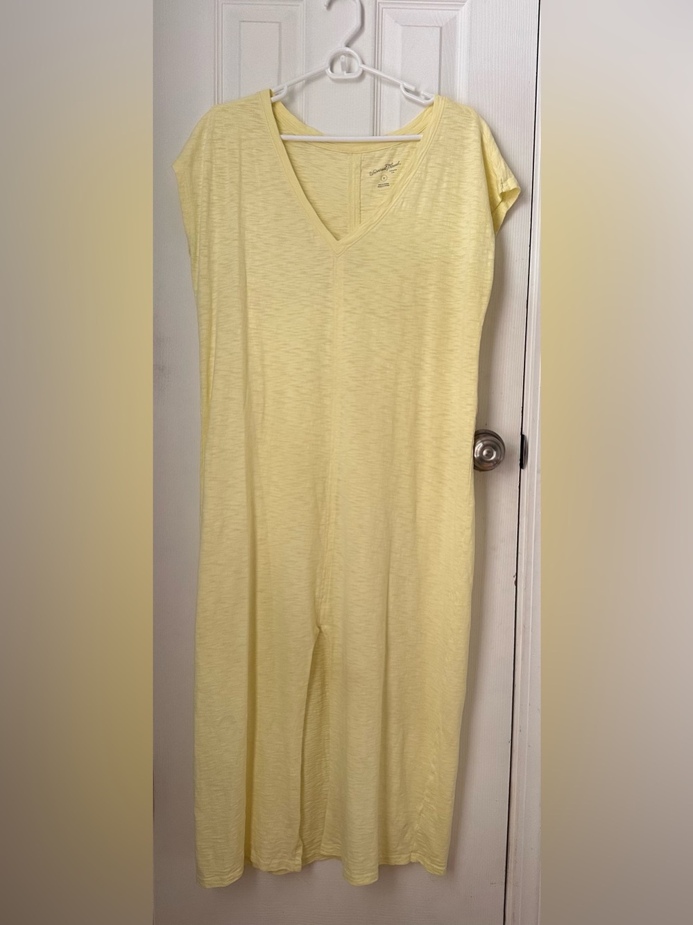 Universal Thread Pale Yellow V-Neck Maxi Dress